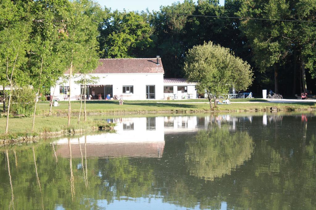 Chalet de La Héronnière Chef-Boutonne Esterno foto